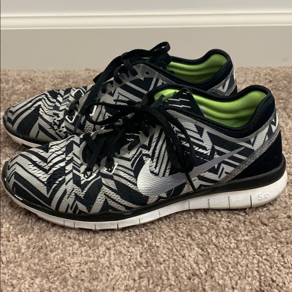Black & white Nike Free TR Fit 5